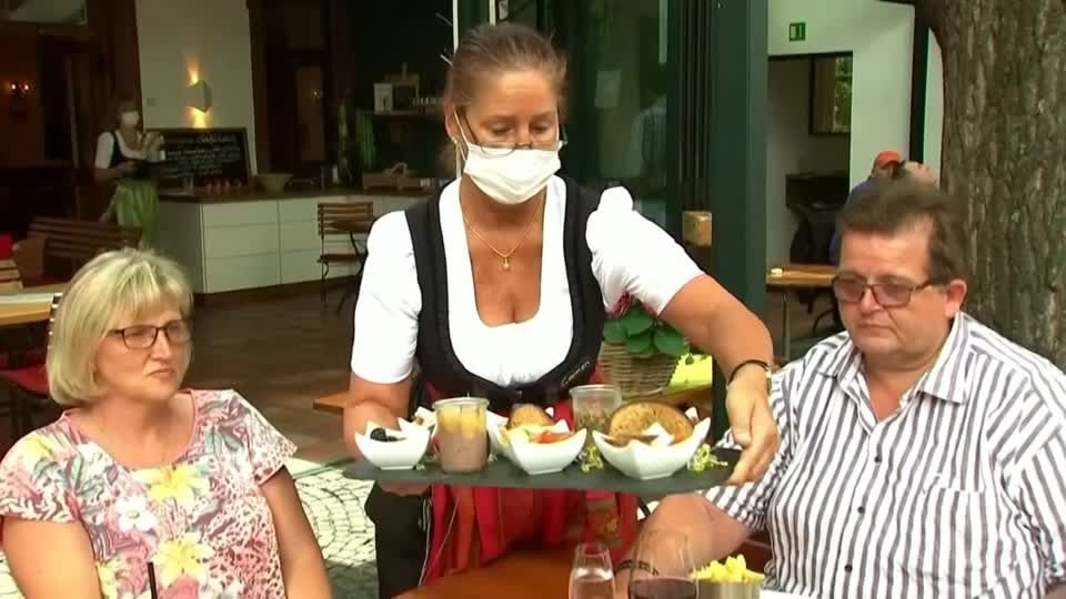 Video: 13 Servicekräfte gehen von Bord
