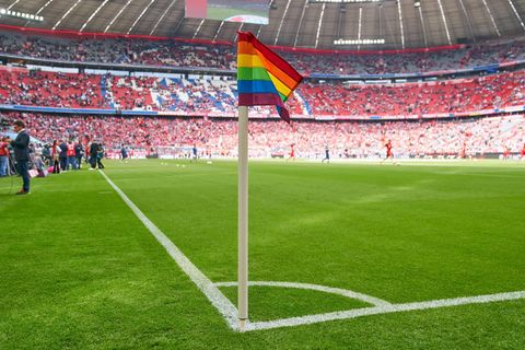 Eckfahne in der Münchner Allianz Arena beim Bundesligaspiel der Bayern gegen Frankfurt im Mai 2019