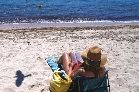 Risikogebiet, Hochrisikogebiet, Variantengebiet: Urlaub und Corona (Symbol)