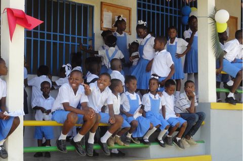 Kinder der Einrichtung "Ecole Notre Dame de la Médaille Miraculeuse"