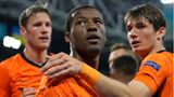 Torschütze Georginio Wijnaldum von den Niederlanden feiert das 1:0 gegen die Ukraine