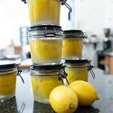 Weck-Gläser mit Zitronen