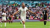 Englands Harry Kane bejubelt sein Tor zum 2:0 im Achtelfinale gegen Deutschland