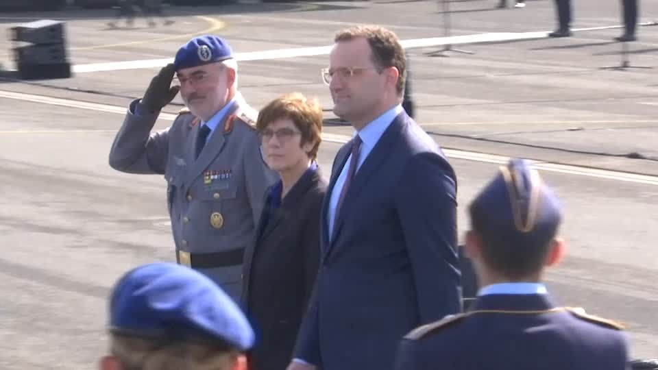 Video: Kramp-Karrenbauer will Bundeswehr-Sanitätsdienst "noch stärker aufstellen"