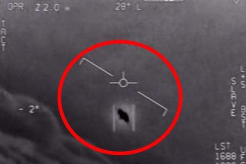 Dieses Material veröffentlichte das Pentagon im April 2020. Es zeigt ein unbekanntes Flugobjekt.