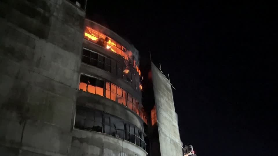 Video: Bangladesch: Viele Tote bei Fabrikbrand