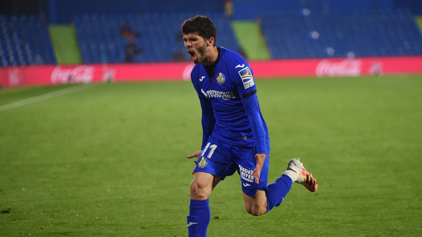 FC Barcelona sells home-grown Carles Alena to Getafe