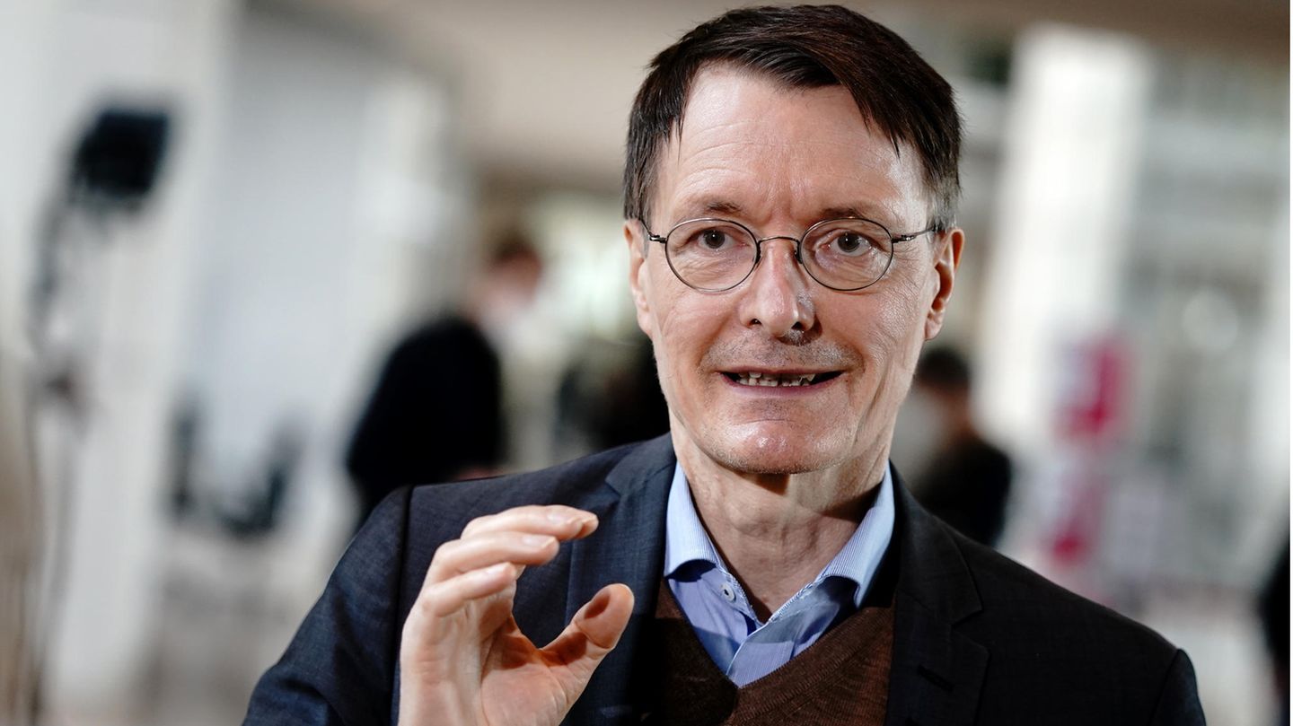 SPD health expert Lauterbach: “Uefa failed in my eyes” SPD health expert Lauterbach: “Uefa failed in my eyes”