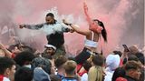 Die Stimmung ist ausgelassen. Was passiert, wenn England das Finale verliert, weiß niemand. Zehnstausende alkoholisierte und enttäuschte Fans könnten zu einem Problem werden.