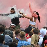 Die Stimmung ist ausgelassen. Was passiert, wenn England das Finale verliert, weiß niemand. Zehnstausende alkoholisierte und enttäuschte Fans könnten zu einem Problem werden.