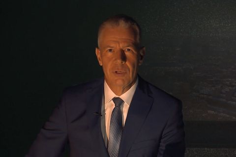 "RTL aktuell"-Moderator Peter Kloeppel im Dunkeln