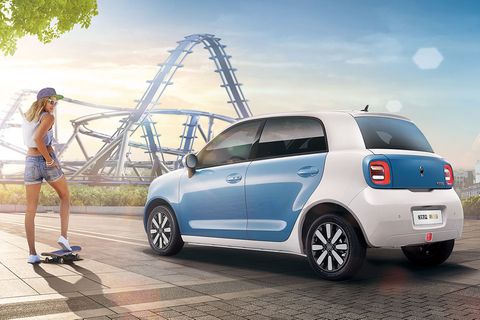 Der Ora R1 wird als Frauenauto beworben.