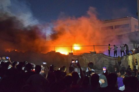 Irak: Dutzende Menschen sterben nach Brand auf Covid-19-Station (Video)