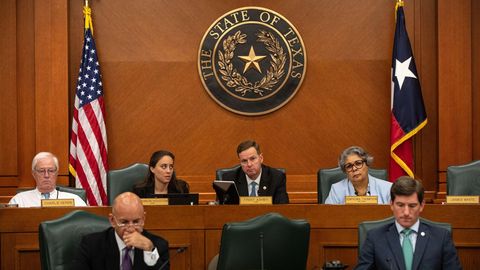 Die Mitglieder des "House Select Committee on Constitutional Rights and Remedies" von Texas beraten über eine Reform der Wahlgesetze
