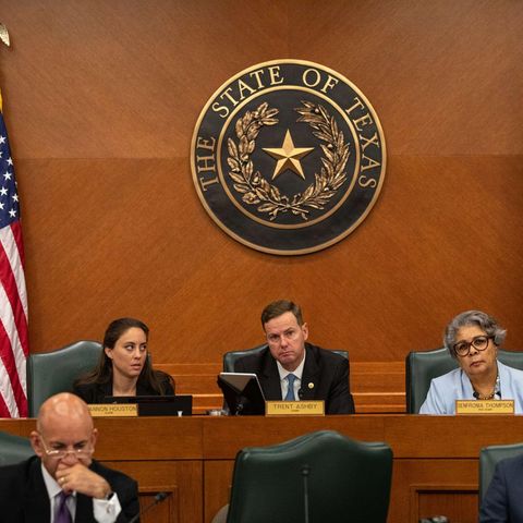 Die Mitglieder des "House Select Committee on Constitutional Rights and Remedies" von Texas beraten über eine Reform der Wahlgesetze