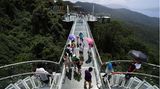 Skywalk im Yanlong Bay Tropical Paradise Forest Park