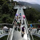 Skywalk im Yanlong Bay Tropical Paradise Forest Park