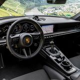 Im Cockpit gibt es mehr Leder-Anteil