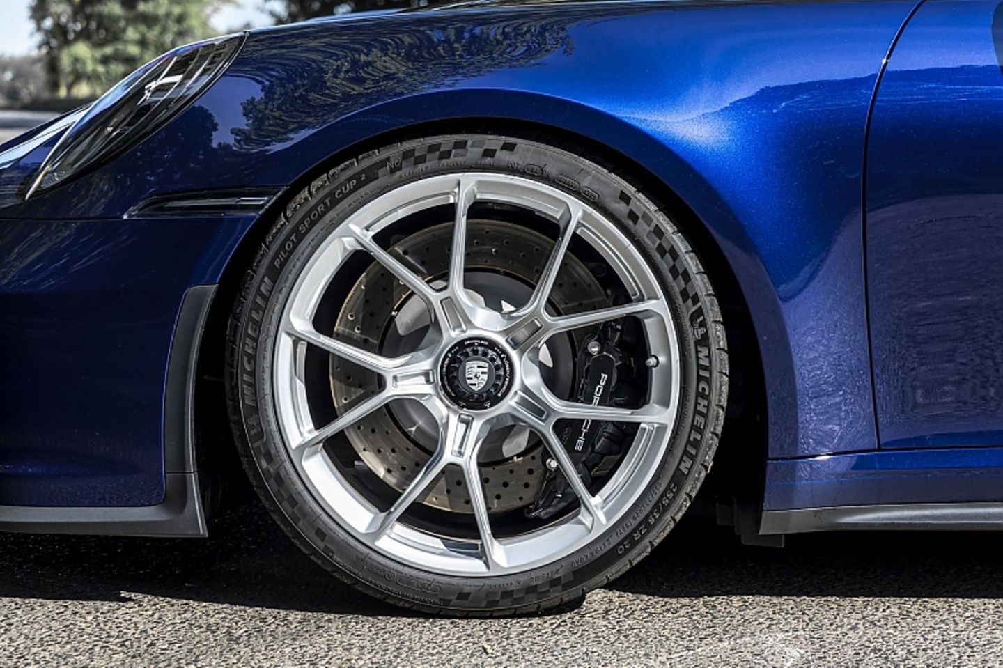 Auch dieser GT3 hat beherzt zupackende Bremsen