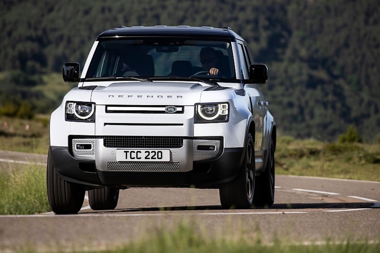 Land Rover Defender PHEV 2021