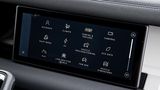 Die Komandozentrale des Land Rover Defender PHEV