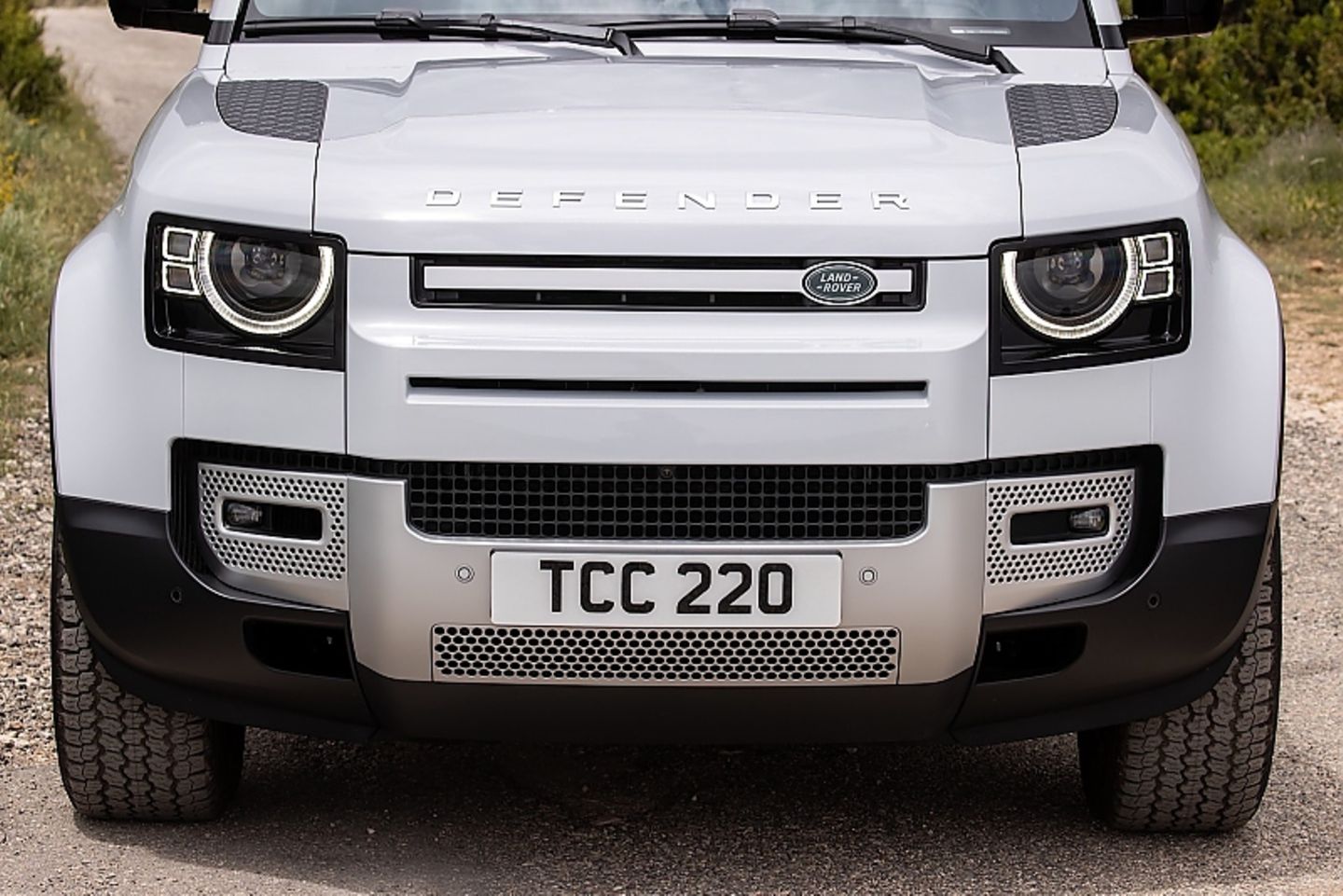 Land Rover Defender PHEV 2021