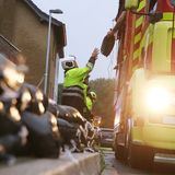 Feuerwehr baut Wasserschutz