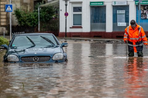 Vielerorts Überflutungen nach Unwettern – Aussichten bleiben "regenreich"