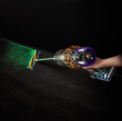 Der V15 Detect spürt Staub mit dem Laser auf.