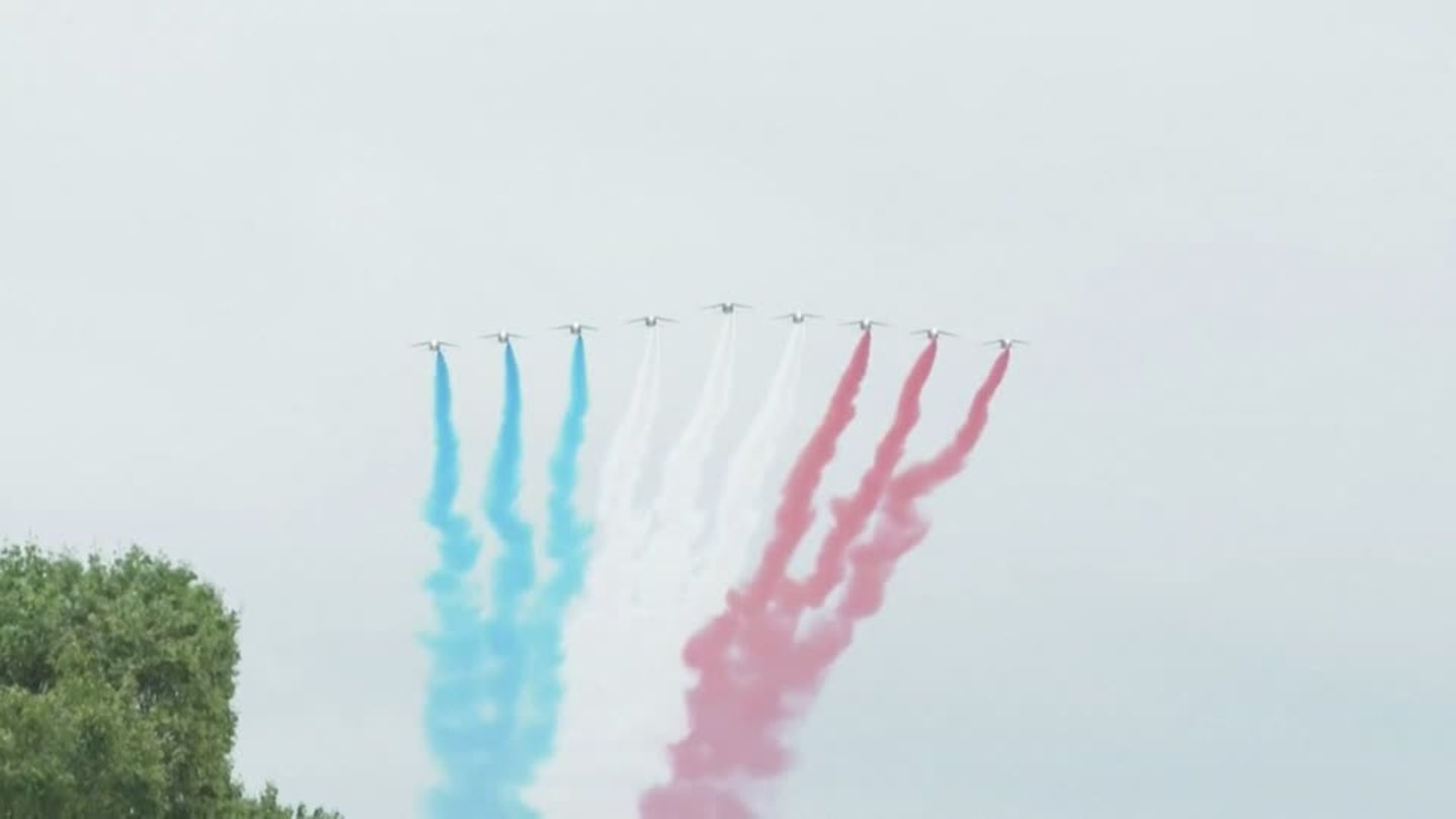 Video Parade in Paris STERN.de