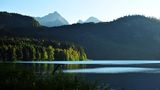 Am Fuße des Berges Säuling erstreckt sich der Alpsee, einer der saubersten Seen in Deutschland, in dem in den Sommermonaten gerne gebadet wird. Am Ostufer befindet sich das Alpseebad Hohenschwangau.
