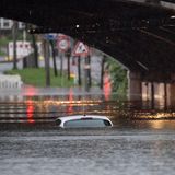 Auto in einer Unterführung in Köln