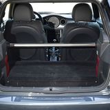 Gut so: Keine Rückbank, aber dafür eine massive Querstrebe