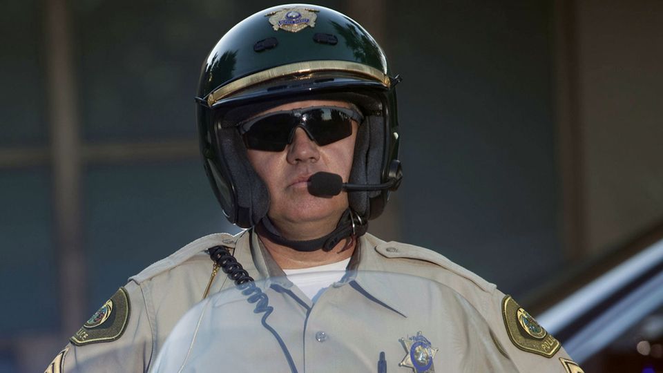 "Ihr Lieferant wurde verhaftet, deswegen bringe ich das Essen": Cooler US-Cop liefert chinesisches Essen aus
