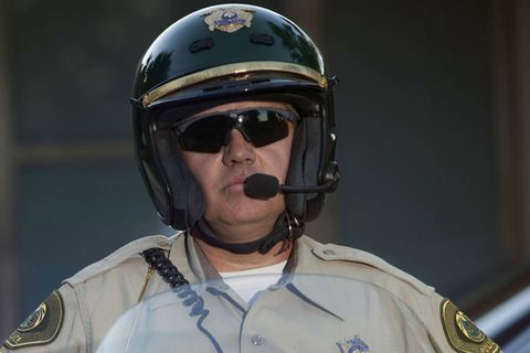 "Ihr Lieferant wurde verhaftet, deswegen bringe ich das Essen": Cooler US-Cop liefert chinesisches Essen aus