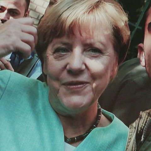 Flüchtling machte Selfie mit Merkel – so geht es ihm heute