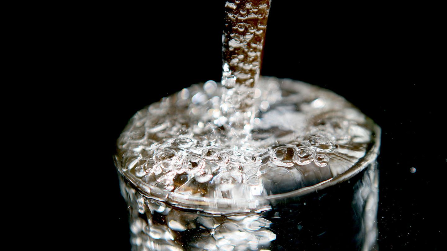 Nach Hochwasser-Katastrophen geben Stadtwerke gelegentlich Abkochgebote für Trinkwasser aus