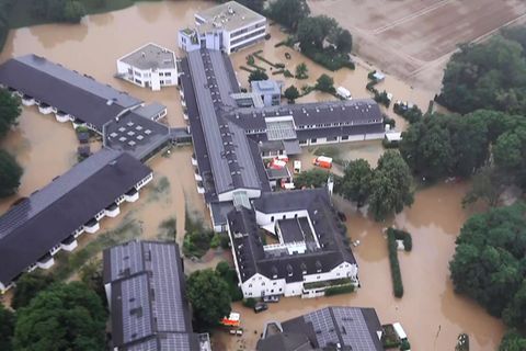 Hochwasser in Deutschland: Helikopter-Aufnahmen zeigen Ausmaß der Überschwemmungen
