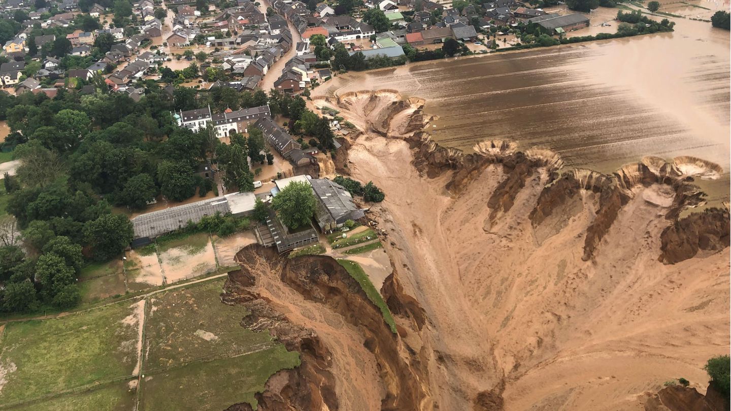 Gigantische Unterspülung in Erfstadt Gigantische Unterspülung in Erfstadt