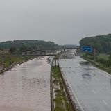 Autobahn unter Wasser