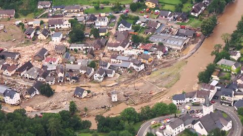 Hochwasser in Deutschland: Helikopter-Aufnahmen zeigen Ausmaß der Überschwemmungen