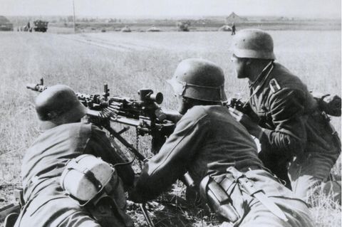 Im Sommer 1941 stießen die deutschen Truppen weit in die Sowjetunion hinein.