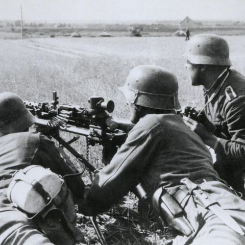 Im Sommer 1941 stießen die deutschen Truppen weit in die Sowjetunion hinein.