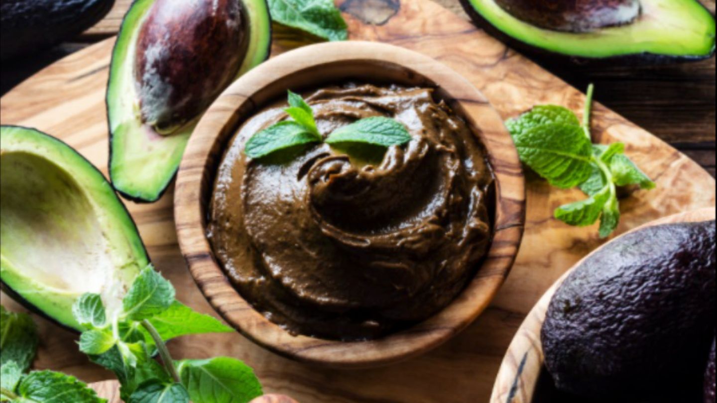 Gesund und lecker: Kalorienarmes Dessert: Einfache Chocolate-Avocado-Mousse