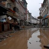 Überflutete Einkaufsstraße