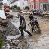 Aufräumarbeiten in Sinnbach am Inn 2016