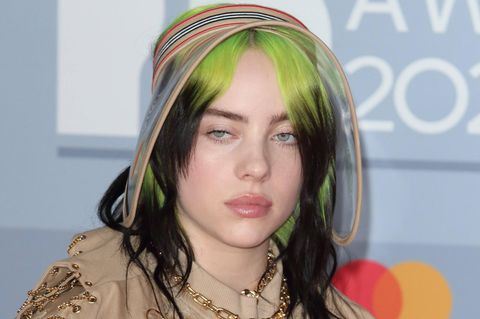 Billie Eilish fällt stets durch ihre Outfits auf 