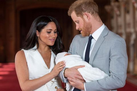 Harry und Meghan mit ihrem Töchterchen Lilibet