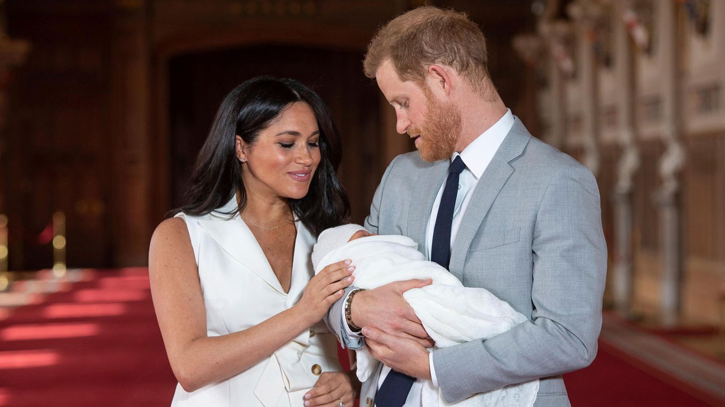 Harry und Meghan mit ihrem Töchterchen Lilibet