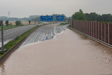 Hochwasser-Schäden: Reparatur von Autobahnen wird noch Monate dauern – auch Bahnverkehr noch beeinträchtigt